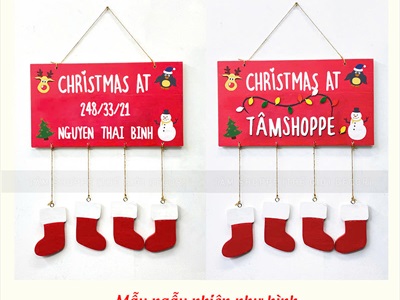 [Order 3-5 ngày] Bảng treo cửa Noel 4 tất đỏ Christmas at... theo yc [Bằng gỗ] BANGTREO-NOEL-02